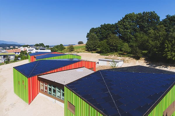 SunStyle | Solarziegel-Solardach-Solarpanel-photovoltaikanlage-Kindergarten-Ipsach-Schweiz