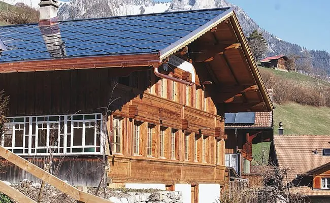 SunStyle | Solarziegel-Solardach-Solarpanel-photovoltaikanlage-Sommerchalet und Dach, Boltigen, Schweiz