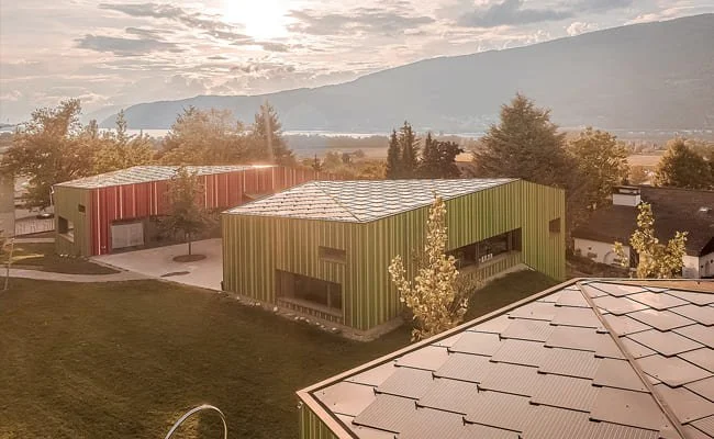 L'Ecole maternelle Ipsach, Suisse, génère sa propre énergie et celle d'autres foyers