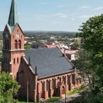 Toit photovoltaïque de l'église néo-gothique de Sarpsborg, Norvège