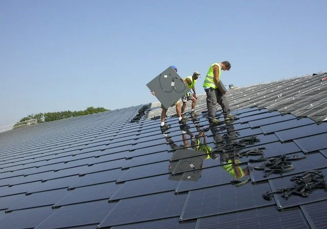 How long to solar shingles last