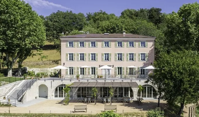 Terracotta solar tiles on an 18th century house in France | SunStyle