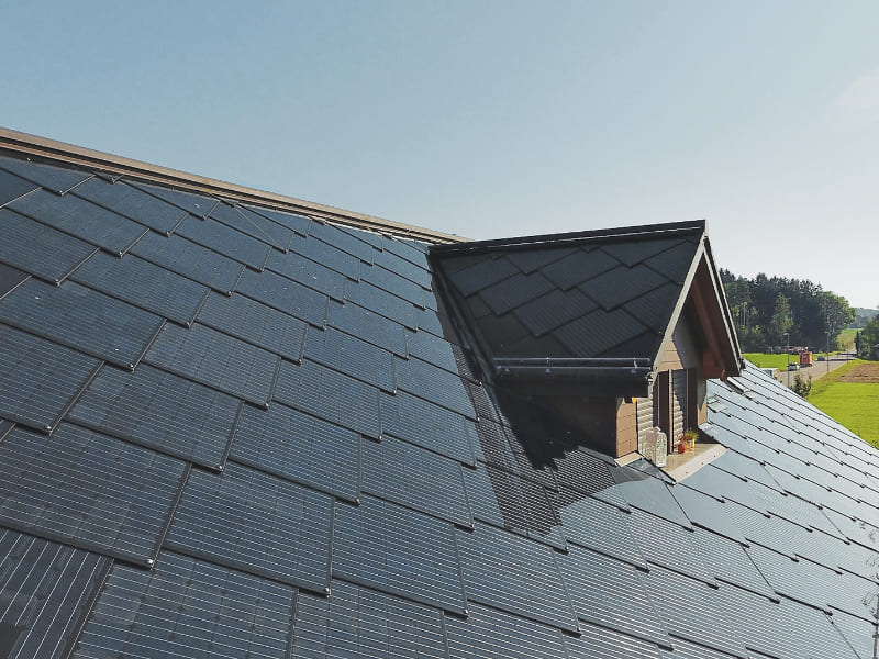 Solar-Tiles-roof | Compulsory solar roofs in Switzerland and Europe - a reality? | SunStyle