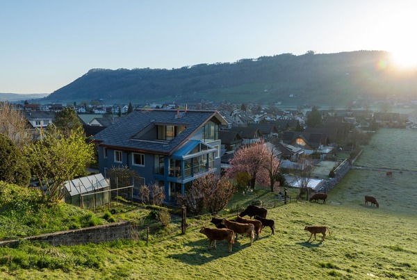 Toffen: un exemple d’intégration harmonieuse de tuiles solaires