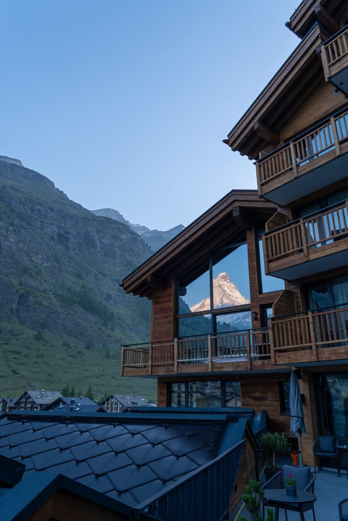 SunStyle solar roof on Hotel Welschen, Zermatt – a staged roof design blending tradition with renewable energy.