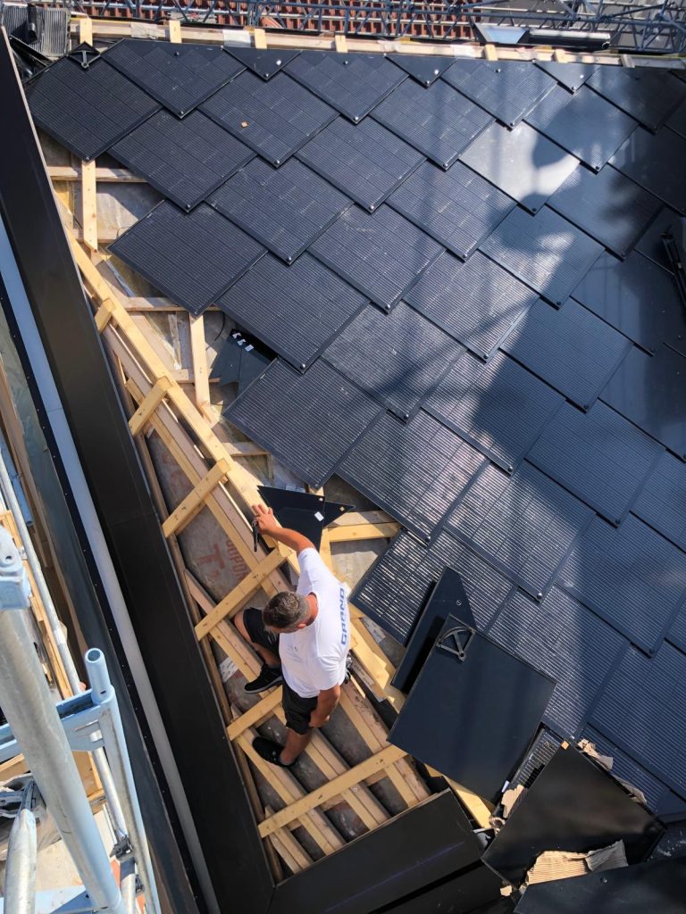 DE-2025 | 745 black | Vier Giebel, Stuttgart15-construction Construction-detail-Vier-Giebel-Sunstyle-Solardach-BIPV